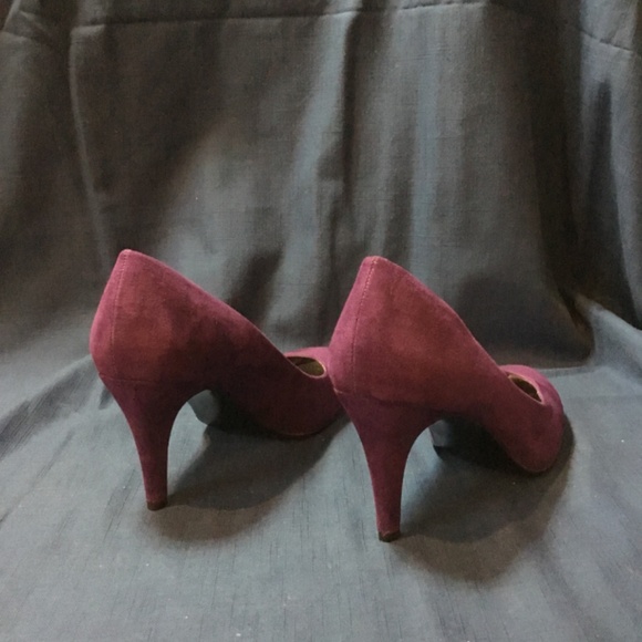 Ladies size 7.5M PURPLE suede dress shoes - Picture 4 of 5